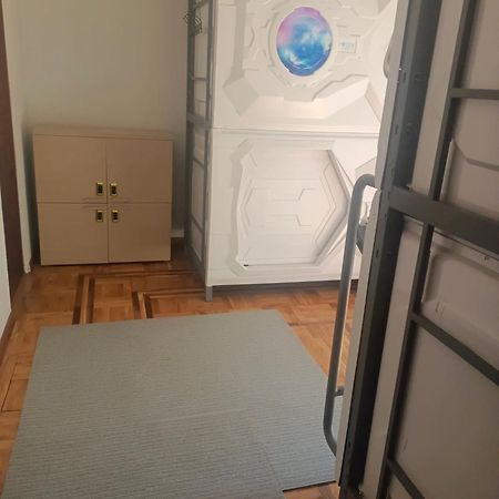 Panda Victor Space Capsule Hostel-Neo Nomad 베오그라드 외부 사진