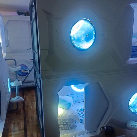Panda Victor Space Capsule Hostel-Neo Nomad 베오그라드 외부 사진