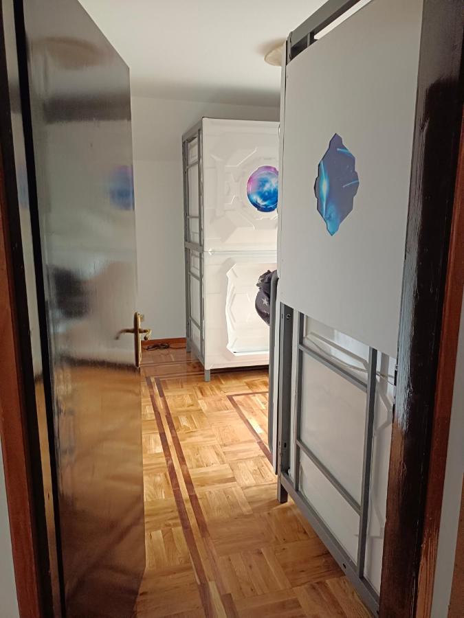Panda Victor Space Capsule Hostel-Neo Nomad 베오그라드 외부 사진